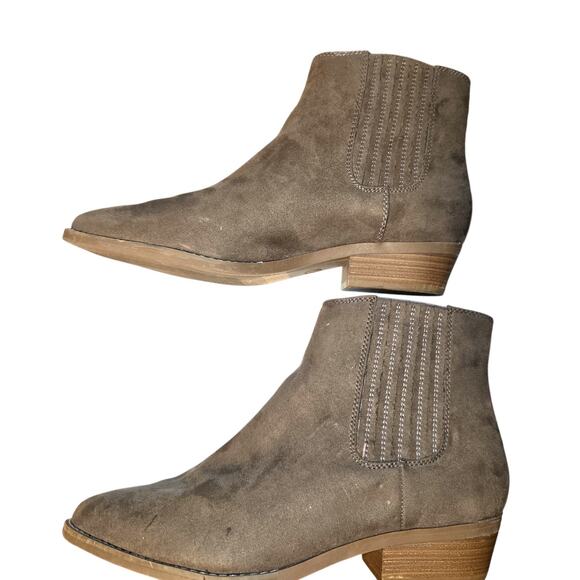 Universal Thread 10W Gray Women's Chelsea Ankle Boots Shoe 10 W Wide - Picture 3 of 7